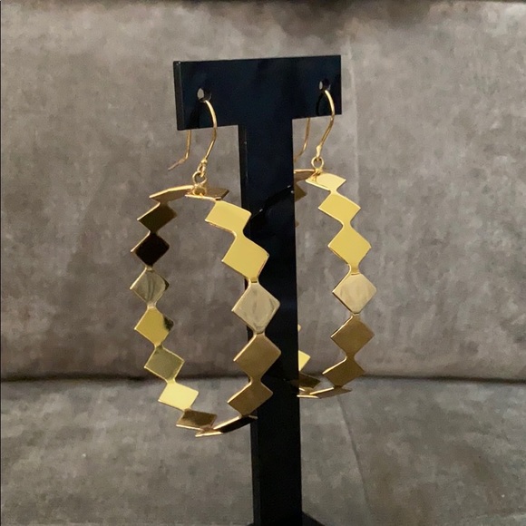 Oversized high shine gold hoop earrings - Picture 3 of 11